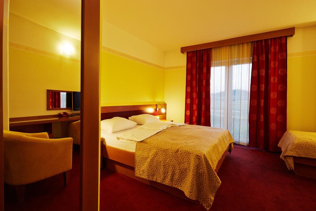 Hotel Vila Emei Maribor Oda fotoğraf